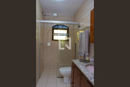 Casa à venda com 240m², 3 quartos e 3 vagasBanheiro 3