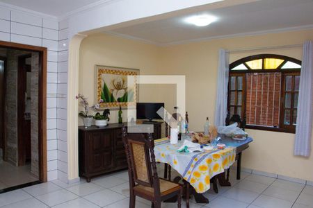 Casa à venda com 240m², 3 quartos e 3 vagasCozinha