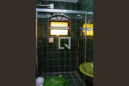 Casa à venda com 240m², 3 quartos e 3 vagasBanheiro 2