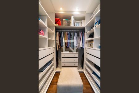 Casa à venda com 250m², 4 quartos e 3 vagasCloset da suíte