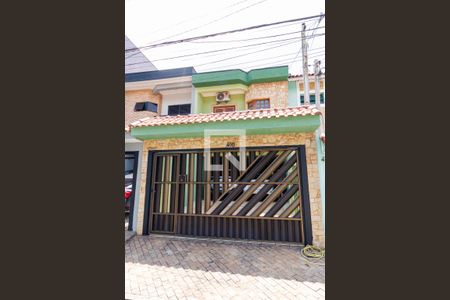 Casa para alugar com 195m², 3 quartos e 4 vagasFachada