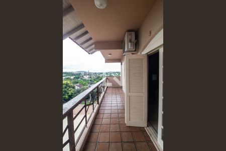 Casa à venda com 450m², 6 quartos e 5 vagas Casa à venda com 450m², 6 quartos e 5 vagasVaranda