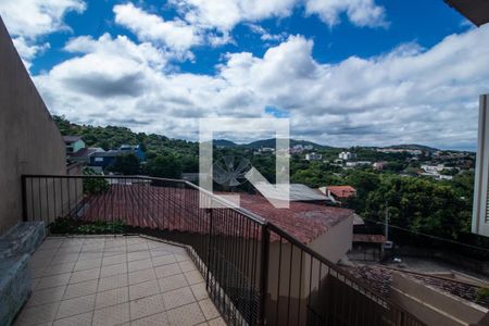 Casa à venda com 450m², 6 quartos e 5 vagas Casa à venda com 450m², 6 quartos e 5 vagasVista- Casa 3