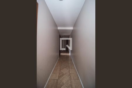 Casa à venda com 450m², 6 quartos e 5 vagas Casa à venda com 450m², 6 quartos e 5 vagasCorredor- Casa 3