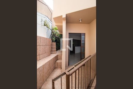 Casa à venda com 450m², 6 quartos e 5 vagas Casa à venda com 450m², 6 quartos e 5 vagasFachada