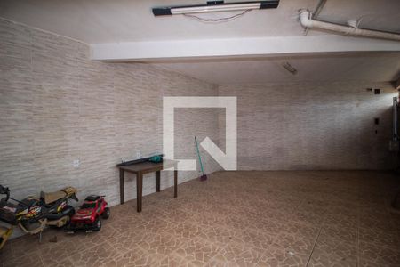 Casa à venda com 450m², 6 quartos e 5 vagas Casa à venda com 450m², 6 quartos e 5 vagasGaragem