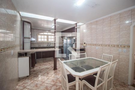 Casa à venda com 450m², 6 quartos e 5 vagas Casa à venda com 450m², 6 quartos e 5 vagasCozinha