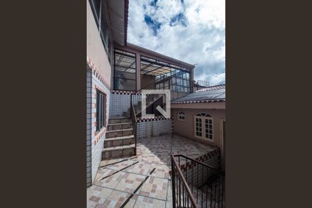 Casa à venda com 450m², 6 quartos e 5 vagas Casa à venda com 450m², 6 quartos e 5 vagasÁrea comum - Edícula