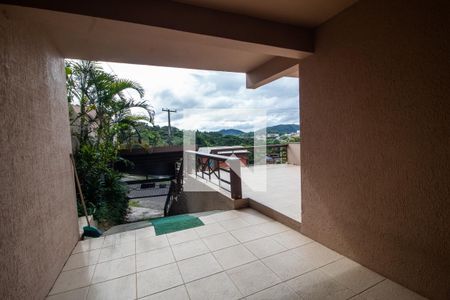 Casa à venda com 450m², 6 quartos e 5 vagas Casa à venda com 450m², 6 quartos e 5 vagasHall de entrada
