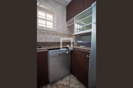 Casa à venda com 450m², 6 quartos e 5 vagas Casa à venda com 450m², 6 quartos e 5 vagasCozinha