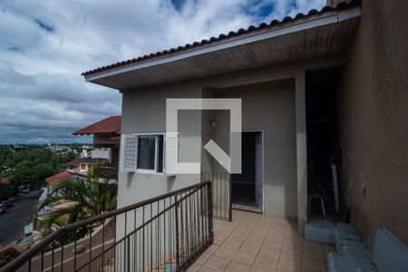 Casa à venda com 450m², 6 quartos e 5 vagas Casa à venda com 450m², 6 quartos e 5 vagasFachada