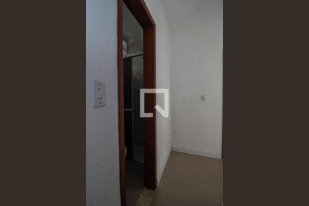 Casa à venda com 450m², 6 quartos e 5 vagas Casa à venda com 450m², 6 quartos e 5 vagasCorredor - Casa 2