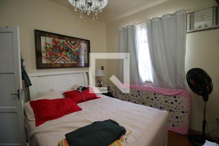 Quarto 1 de apartamento para alugar com 2 quartos, 52m² em Olaria, Rio de Janeiro