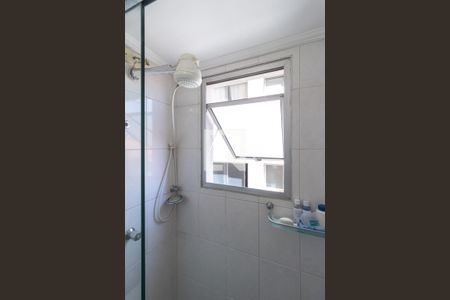 Banheiro da suíte de apartamento para alugar com 3 quartos, 56m² em Ponte Preta , Campinas
