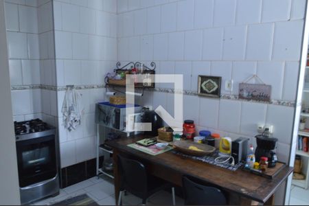 Casa de condomínio para alugar com 600m², 5 quartos e 2 vagasCozinha