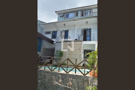 Casa de condomínio para alugar com 600m², 5 quartos e 2 vagasFachada