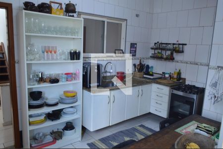 Casa de condomínio para alugar com 600m², 5 quartos e 2 vagasCozinha