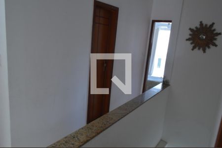 Casa de condomínio para alugar com 600m², 5 quartos e 2 vagasCorredor