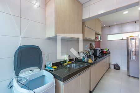 Casa à venda com 80m², 2 quartos e 1 vaga Casa à venda com 80m², 2 quartos e 1 vagaCozinha e Área de Serviço