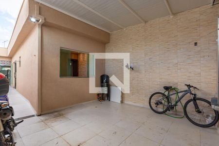 Casa à venda com 80m², 2 quartos e 1 vaga Casa à venda com 80m², 2 quartos e 1 vagaEntrada - Garagem