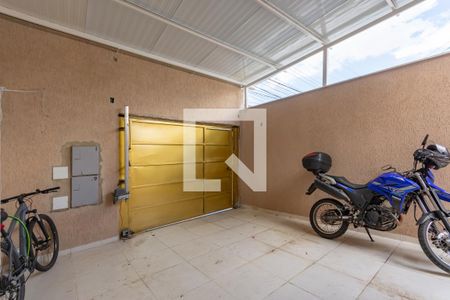 Casa à venda com 80m², 2 quartos e 1 vaga Casa à venda com 80m², 2 quartos e 1 vagaEntrada - Garagem