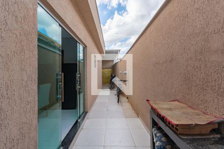 Casa à venda com 80m², 2 quartos e 1 vaga Casa à venda com 80m², 2 quartos e 1 vagaEntrada - Garagem