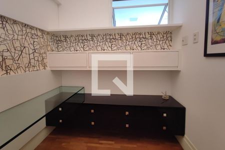 Apartamento à venda com 151m², 2 quartos e 3 vagasEscritório