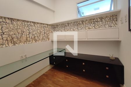 Apartamento à venda com 151m², 2 quartos e 3 vagasEscritório