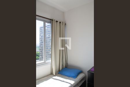 Quarto 1  de apartamento à venda com 3 quartos, 53m² em Centro Histórico, Porto Alegre