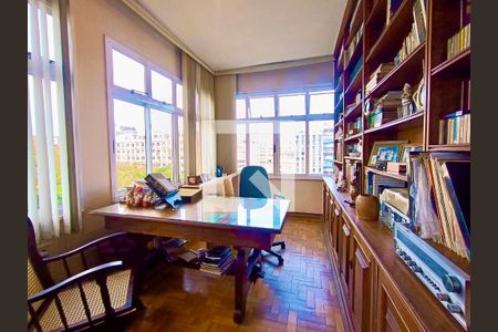 Apartamento à venda com 239m², 4 quartos e 1 vagaEscritório 