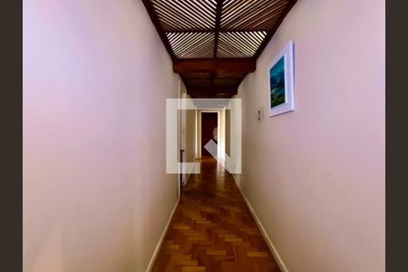 Apartamento à venda com 239m², 4 quartos e 1 vagaCorredor 