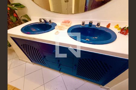 Apartamento à venda com 239m², 4 quartos e 1 vagaBanheiro social 