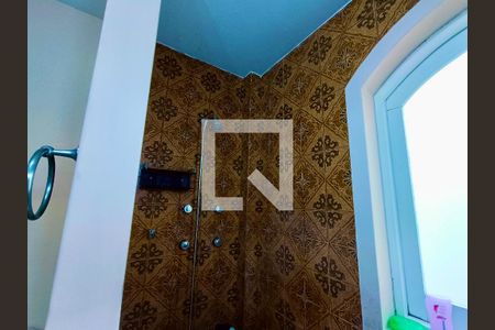 Apartamento à venda com 239m², 4 quartos e 1 vagaSuíte banheiro 