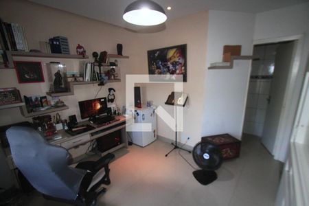 Casa de condomínio à venda com 250m², 3 quartos e 4 vagasEstúdio