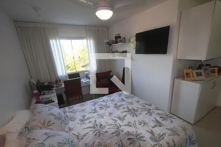 Casa de condomínio à venda com 250m², 3 quartos e 4 vagasSuite