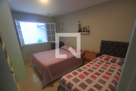 Casa de condomínio à venda com 250m², 3 quartos e 4 vagasQuarto