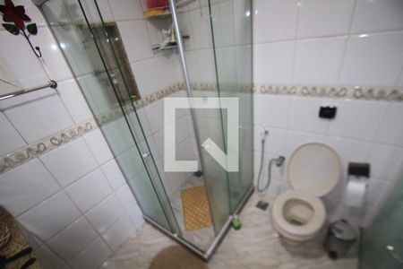 Casa de condomínio à venda com 250m², 3 quartos e 4 vagasBanheiro da Suite