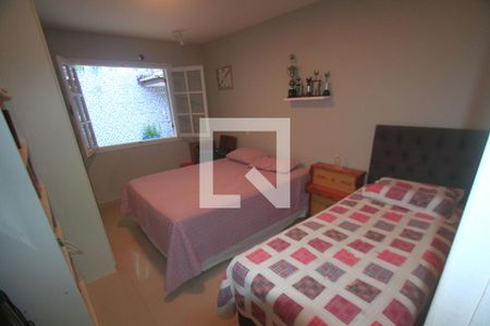 Casa de condomínio à venda com 250m², 3 quartos e 4 vagasQuarto