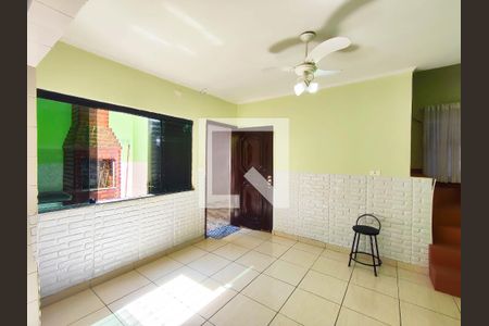 Sala de casa para alugar com 4 quartos, 190m² em Parque Oratório, Santo André