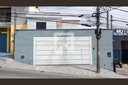 Casa para alugar com 250m², 3 quartos e 4 vagas Casa para alugar com 250m², 3 quartos e 4 vagasFachada