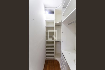 Closet da Suíte da Casa A de casa à venda com 8 quartos, 320m² em União, Belo Horizonte