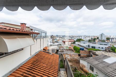 Vista da Suíte da Casa A de casa à venda com 8 quartos, 320m² em União, Belo Horizonte