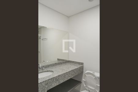 Banheiro de kitnet/studio para alugar com 1 quarto, 28m² em Jardim Chácara Inglesa, São Bernardo do Campo