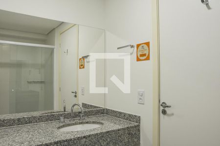 Banheiro de kitnet/studio para alugar com 1 quarto, 33m² em Jardim Chácara Inglesa, São Bernardo do Campo