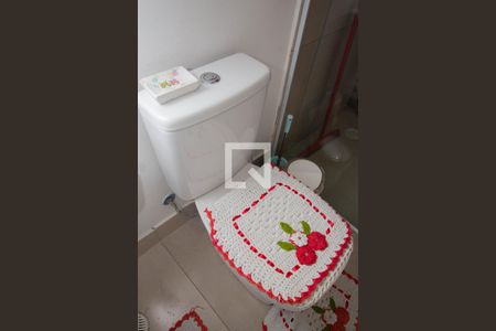 Banheiro de casa de condomínio para alugar com 2 quartos, 35m² em Vila Palmeiras, São Paulo