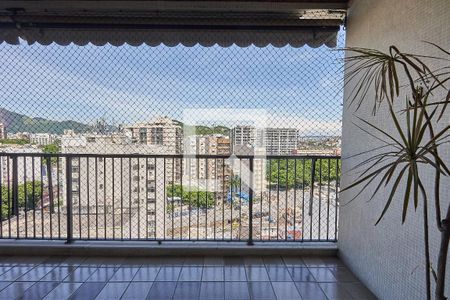 Apartamento à venda com 130m², 3 quartos e 2 vagasVaranda
