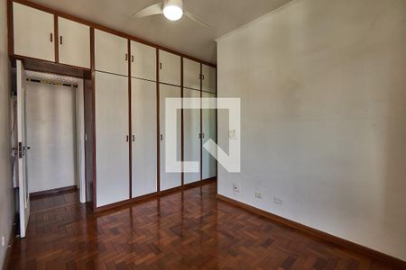 Apartamento à venda com 130m², 3 quartos e 2 vagasQuarto Suite