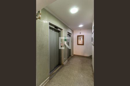 Apartamento para alugar com 62m², 1 quarto e sem vagaElevadores