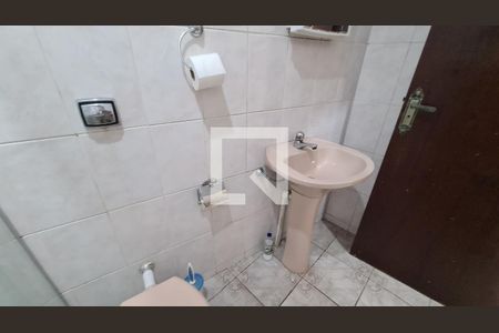 Banheiro de casa à venda com 2 quartos, 170m² em Vila Sao Paulo, Jundiaí