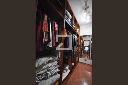 Casa para alugar com 650m², 5 quartos e 8 vagasCloset